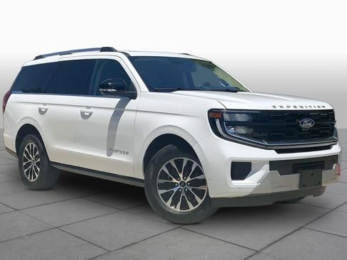 Used 2025 Ford Expedition Platinum AWD/4WD image 3