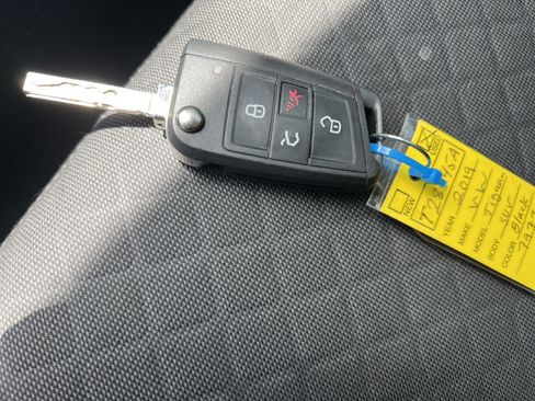 Used 2019 Volkswagen Tiguan S FWD image 31