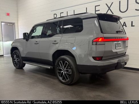 Used 2026 Lexus GX 550 w/ Accessory Package (2T) AWD/4WD image 7