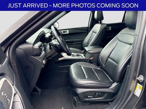 Used 2020 Ford Explorer XLT w/ Equipment Group 202A AWD/4WD image 16