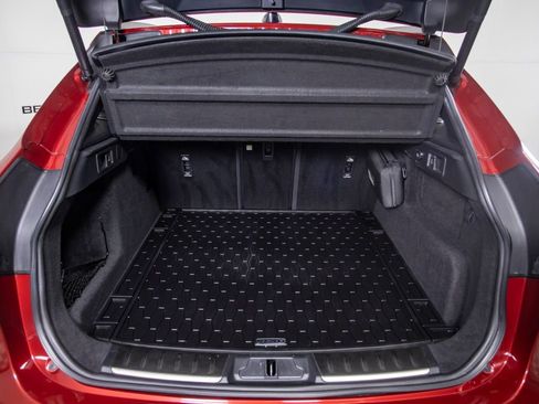 Used 2021 Jaguar F-PACE SVR image 9