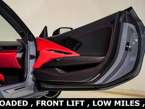 Used 2025 Chevrolet Corvette Stingray Premium Cpe w/ Z51 Performance Package image 16