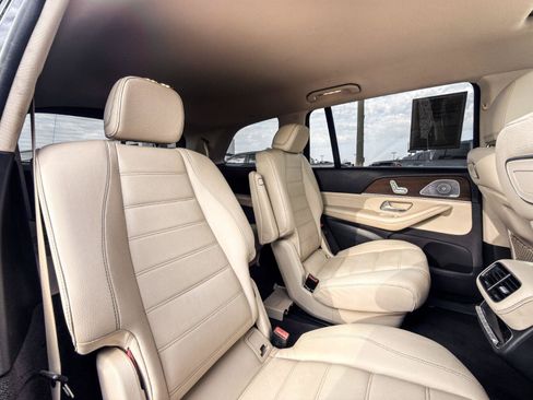 Used 2020 Mercedes-Benz GLS 450 4MATIC image 23