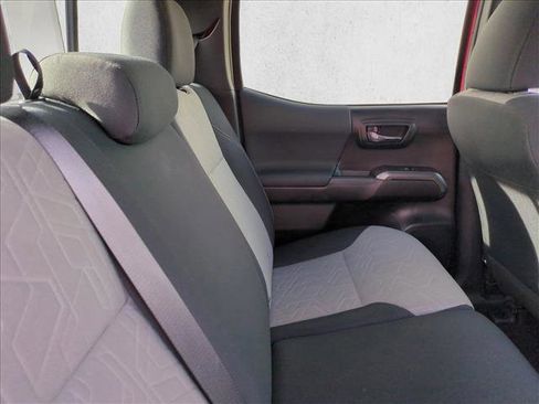 Used 2021 Toyota Tacoma TRD Sport w/ Technology Package AWD/4WD image 18