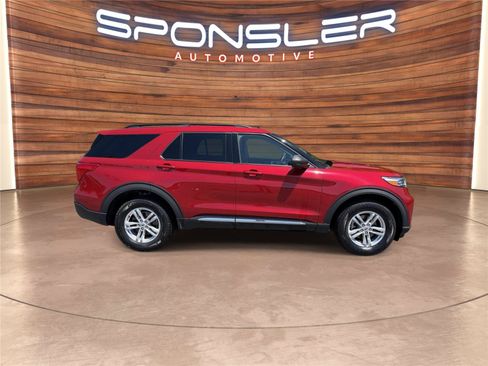 Used 2023 Ford Explorer XLT w/ Equipment Group 202A AWD/4WD image 8