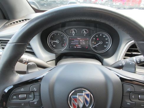 Used 2024 Buick Enclave Essence w/ Experience Buick Package FWD image 29