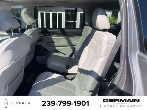 Used 2021 Jeep Grand Cherokee L Overland w/ Luxury Tech Group IV image 15