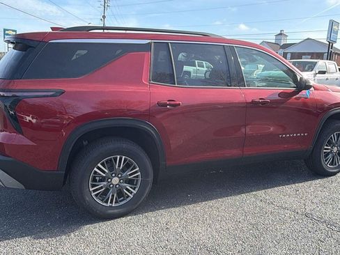 New 2026 Chevrolet Traverse LT w/ Driver Confidence Package FWD image 5