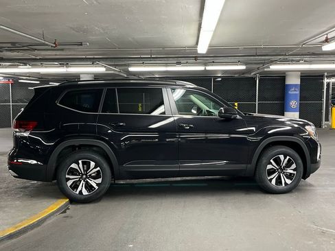 New 2026 Volkswagen Atlas Cross Sport SE image 38