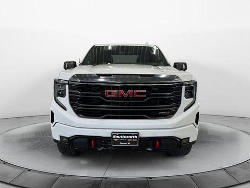 Used 2023 GMC Sierra 1500 AT4 image 8