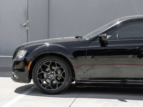 Used 2019 Chrysler 300 S RWD image 17