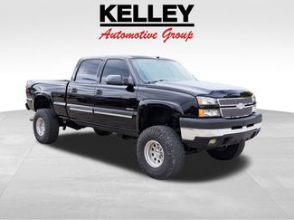 Used 2005 Chevrolet Silverado 2500 LS w/ Heavy-Duty Power Package video 1