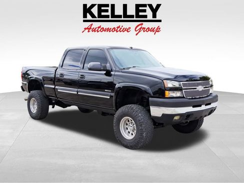 Used 2005 Chevrolet Silverado 2500 LS w/ Heavy-Duty Power Package image 1