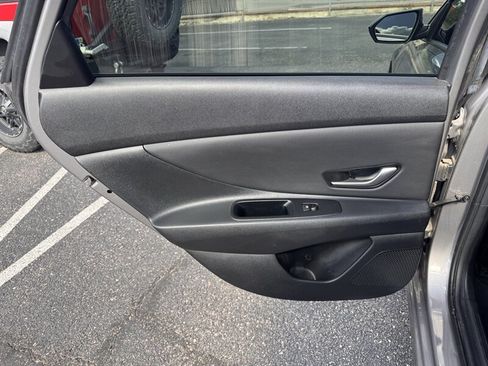 Used 2021 Hyundai Elantra SEL w/ Convenience Package FWD image 24