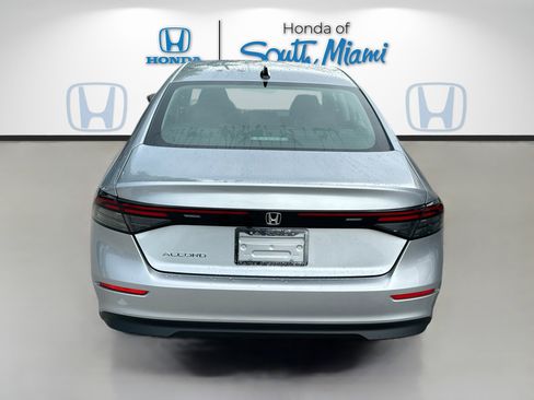 New 2025 Honda Accord SE image 5