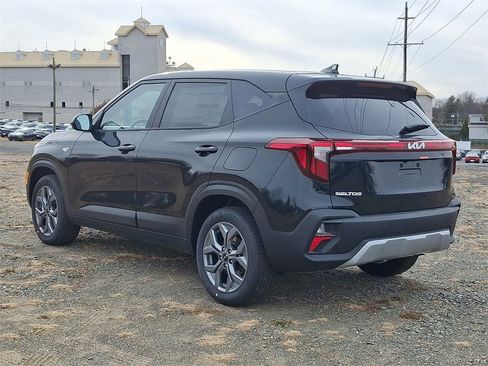 New 2026 Kia Seltos LX image 3