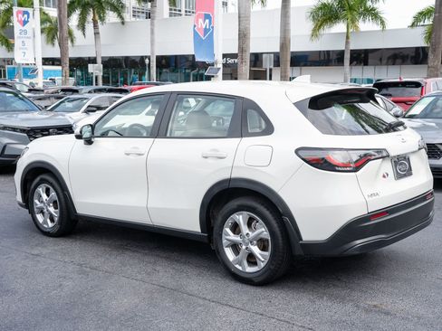 Certified 2024 Honda HR-V LX image 8
