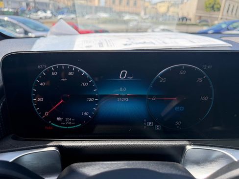 Used 2023 Mercedes-Benz EQB 300 4MATIC image 14