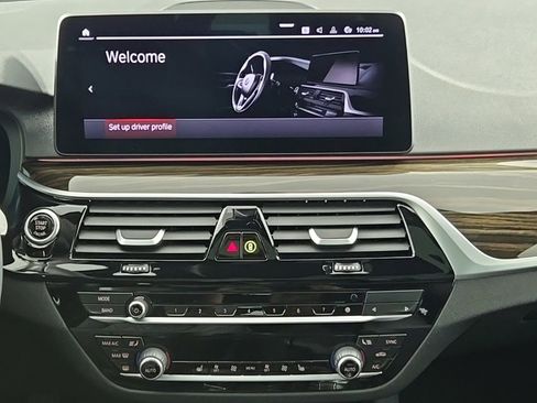 Certified 2022 BMW 540i xDrive w/ Convenience Package image 20