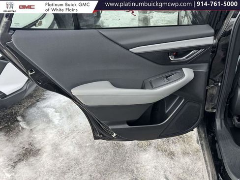 Used 2022 Subaru Outback Premium image 11