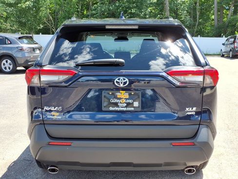 Used 2025 Toyota RAV4 XLE AWD/4WD image 9