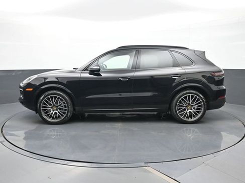 Certified 2023 Porsche Cayenne image 2