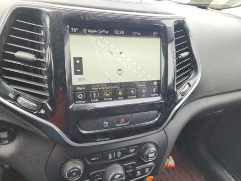 Used 2019 Jeep Cherokee Limited image 8