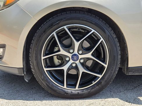 Used 2017 Ford Focus SEL FWD image 31