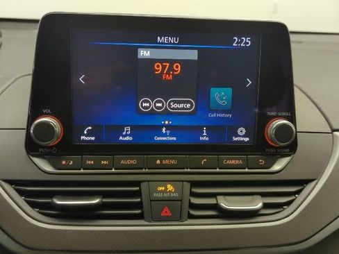 Used 2024 Nissan Altima 2.5 SR FWD image 28