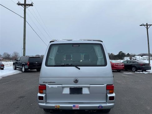 Used 2002 Volkswagen Eurovan MV image 8
