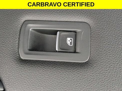 Used 2022 Volkswagen Tiguan SE AWD/4WD image 35