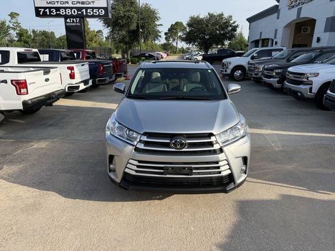 Used 2019 Toyota Highlander XLE FWD image 42