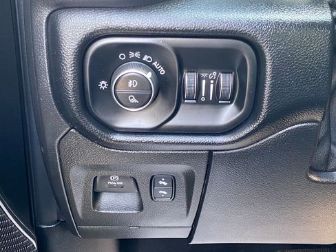 Used 2019 RAM 1500 Laramie AWD/4WD image 27