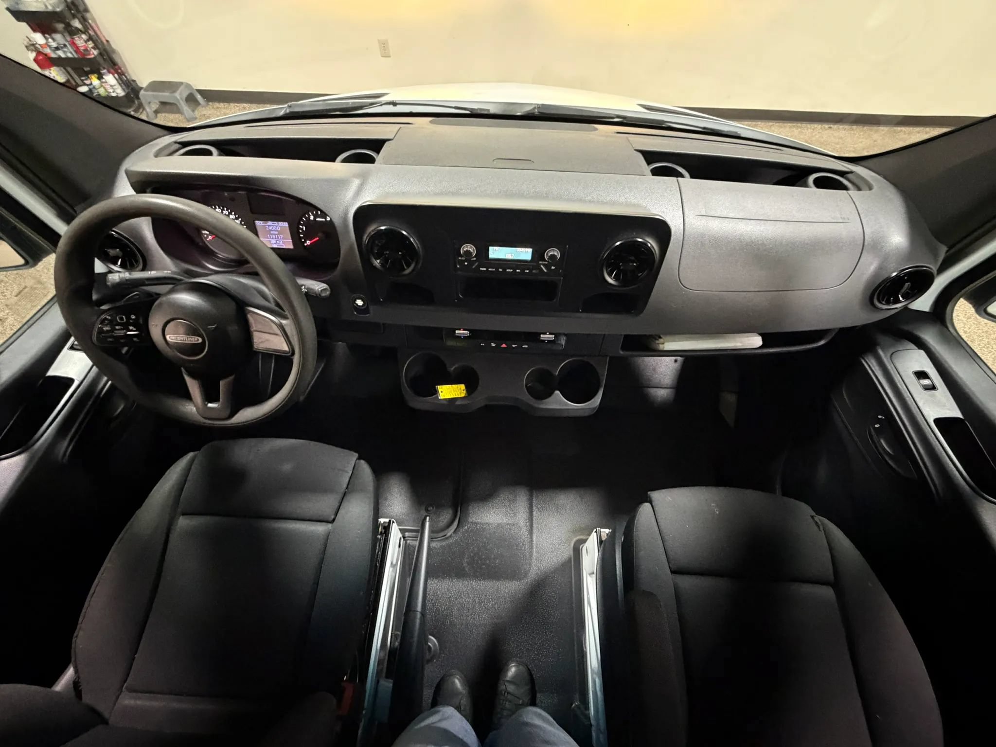 Used 2019 Freightliner Sprinter 144 RWD image 39