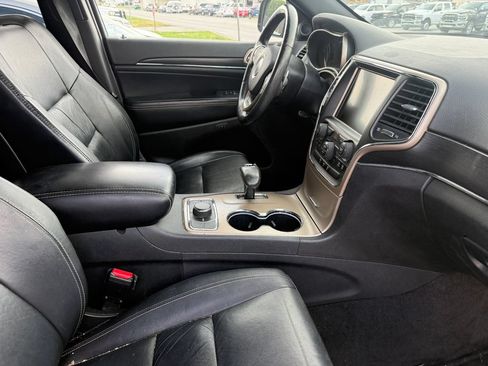 Used 2014 Jeep Grand Cherokee Limited w/ Trailer Tow Group IV AWD/4WD image 3