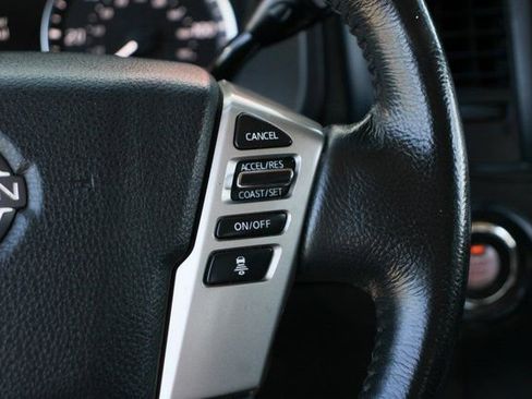 Used 2023 Nissan Titan SV w/ SV Convenience Package image 24