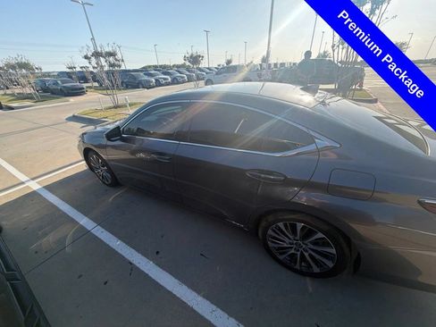 Used 2020 Lexus ES 300h w/ Premium Package FWD image 4