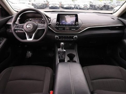 Certified 2025 Nissan Altima 2.5 SV FWD image 20