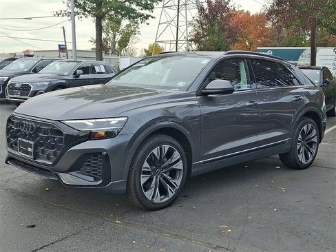 Certified 2025 Audi Q8 Premium Plus image 9