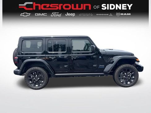 Used 2025 Jeep Wrangler Unlimited Sahara AWD/4WD image 6