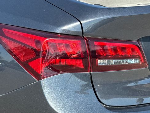 Used 2016 Acura TLX FWD image 23