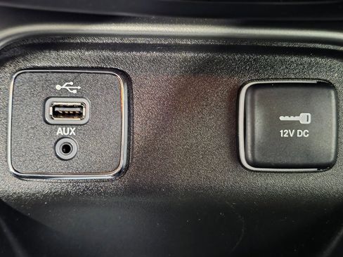 Used 2019 Jeep Compass Altitude w/ Cold Weather Group image 35