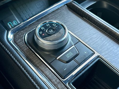 Used 2020 Ford Expedition Max Limited image 17