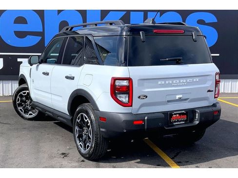 New 2026 Ford Bronco Sport Outer Banks AWD/4WD image 18