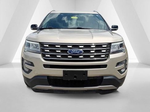 Used 2017 Ford Explorer XLT AWD/4WD image 2