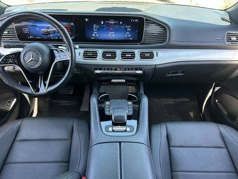 Used 2024 Mercedes-Benz GLS 450 4MATIC image 17