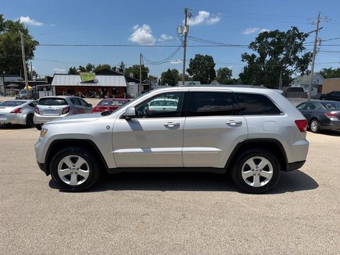 Used 2011 Jeep Grand Cherokee Laredo AWD/4WD image 5