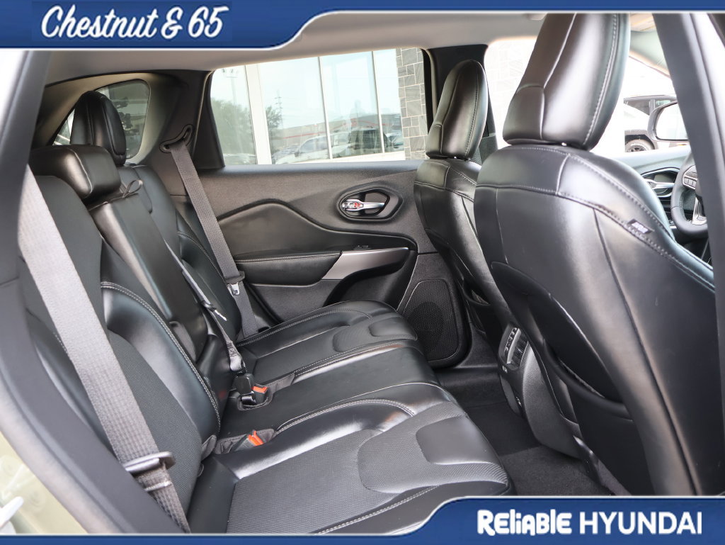 Used 2021 Jeep Cherokee Latitude Lux AWD/4WD image 12