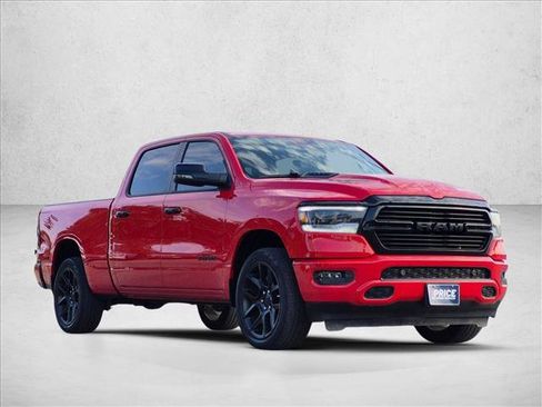 Used 2024 RAM 1500 Laramie AWD/4WD image 3