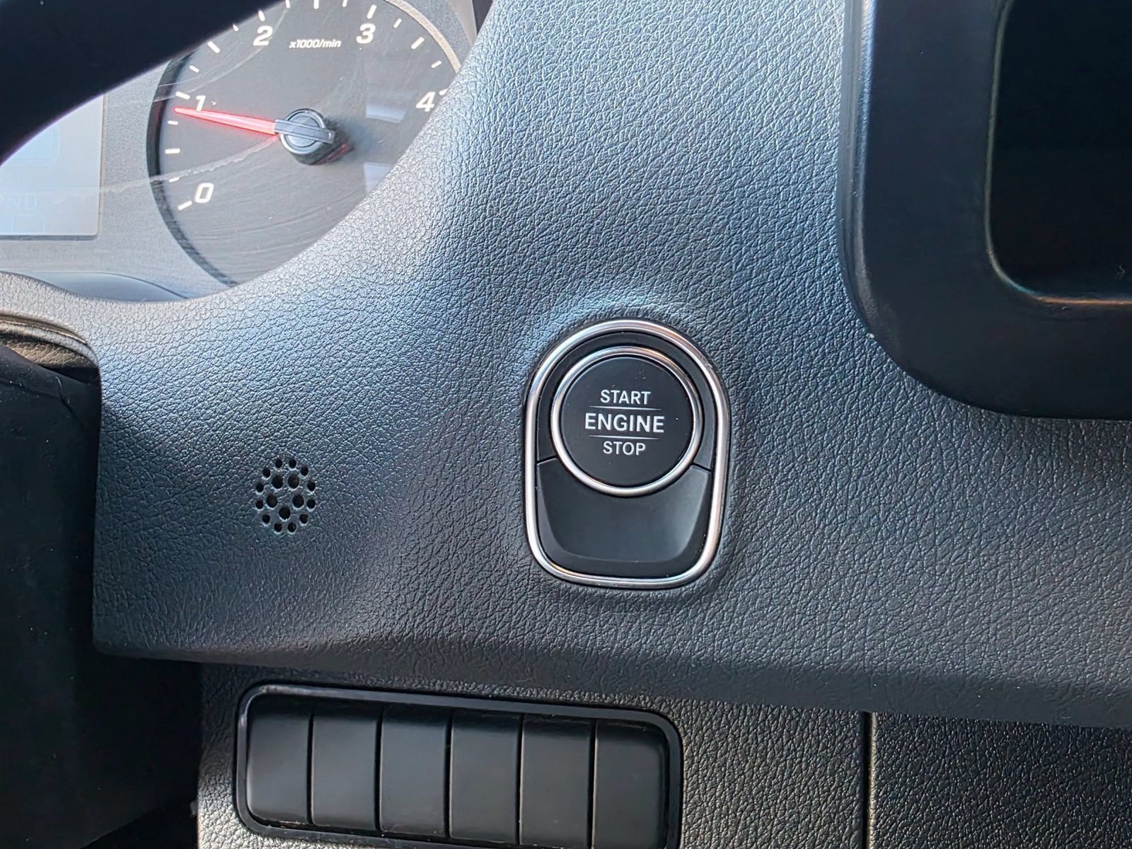 Used 2019 Mercedes-Benz Sprinter 2500 w/ Driver Convenience Package image 15